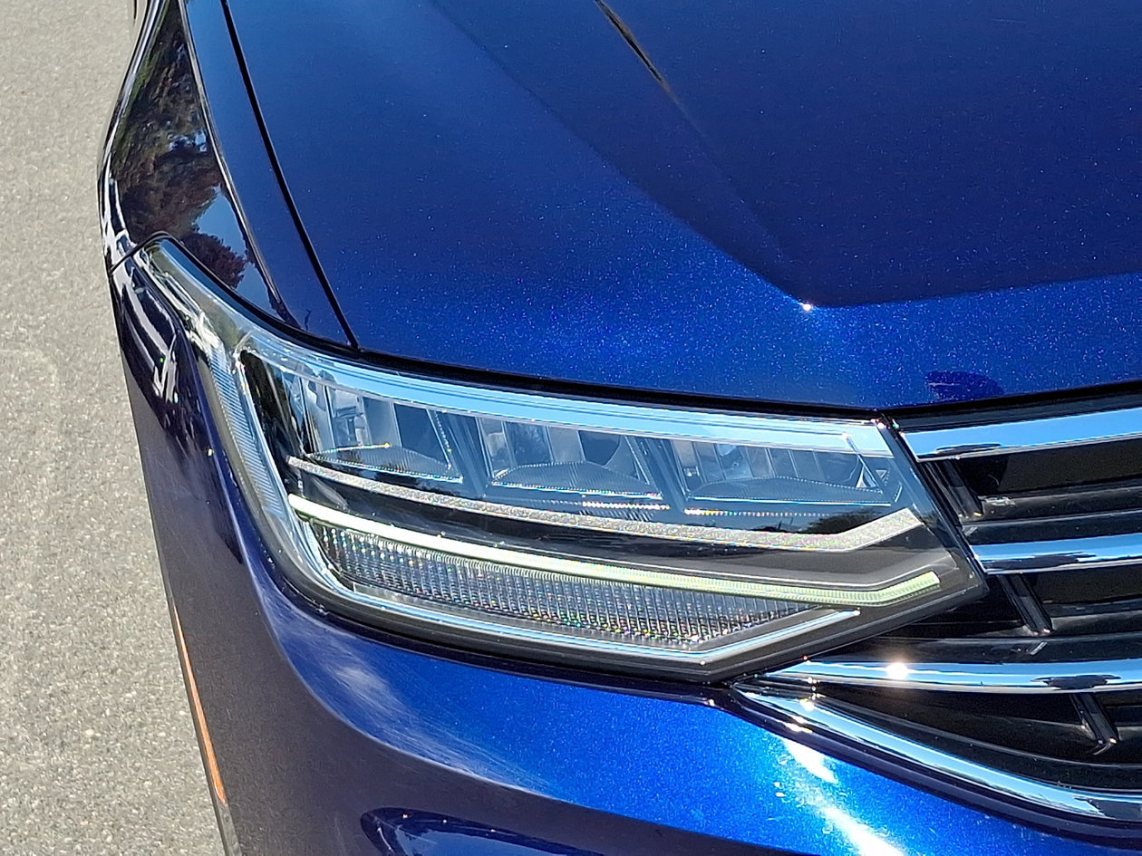 Certified 2024 Volkswagen Tiguan SE FWD image 9