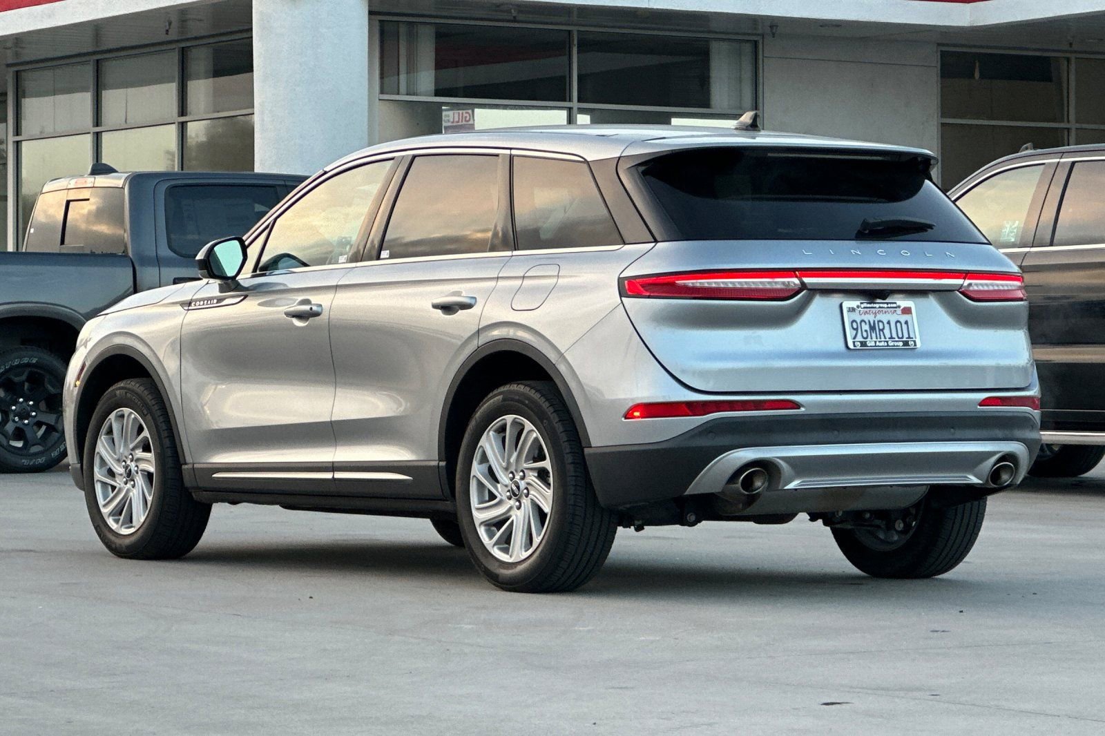 Used 2023 Lincoln Corsair FWD image 4