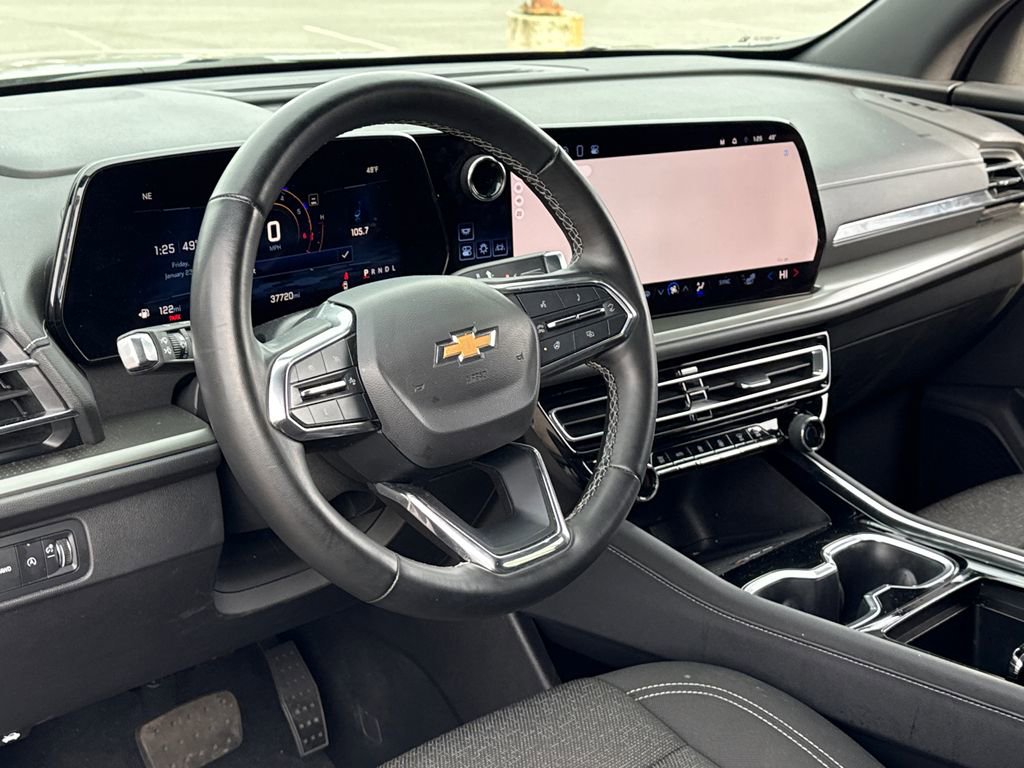 Used 2024 Chevrolet Traverse LT image 21