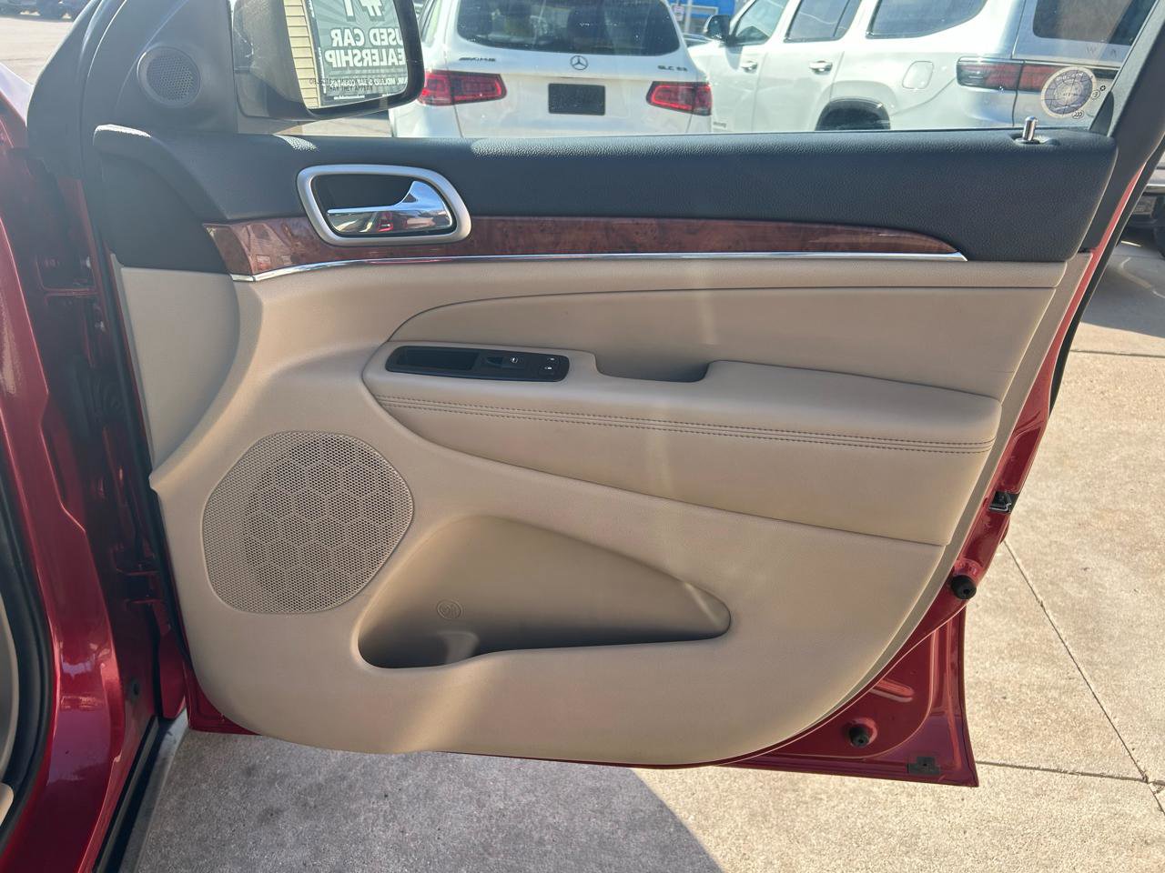 Used 2011 Jeep Grand Cherokee Limited w/ Trailer Tow Group IV image 16