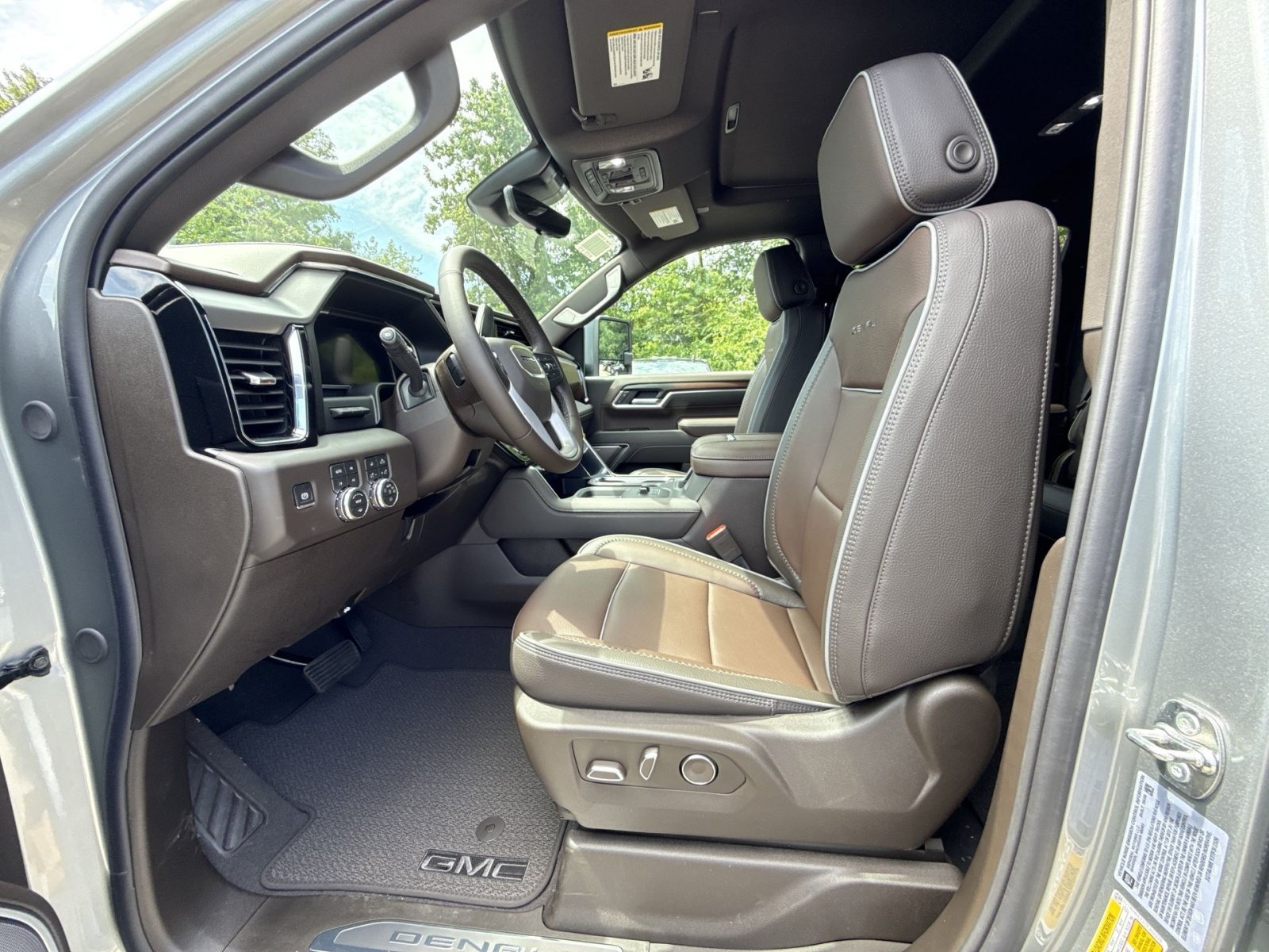 New 2026 GMC Sierra 3500 Denali w/ Denali Reserve Package AWD/4WD image 13