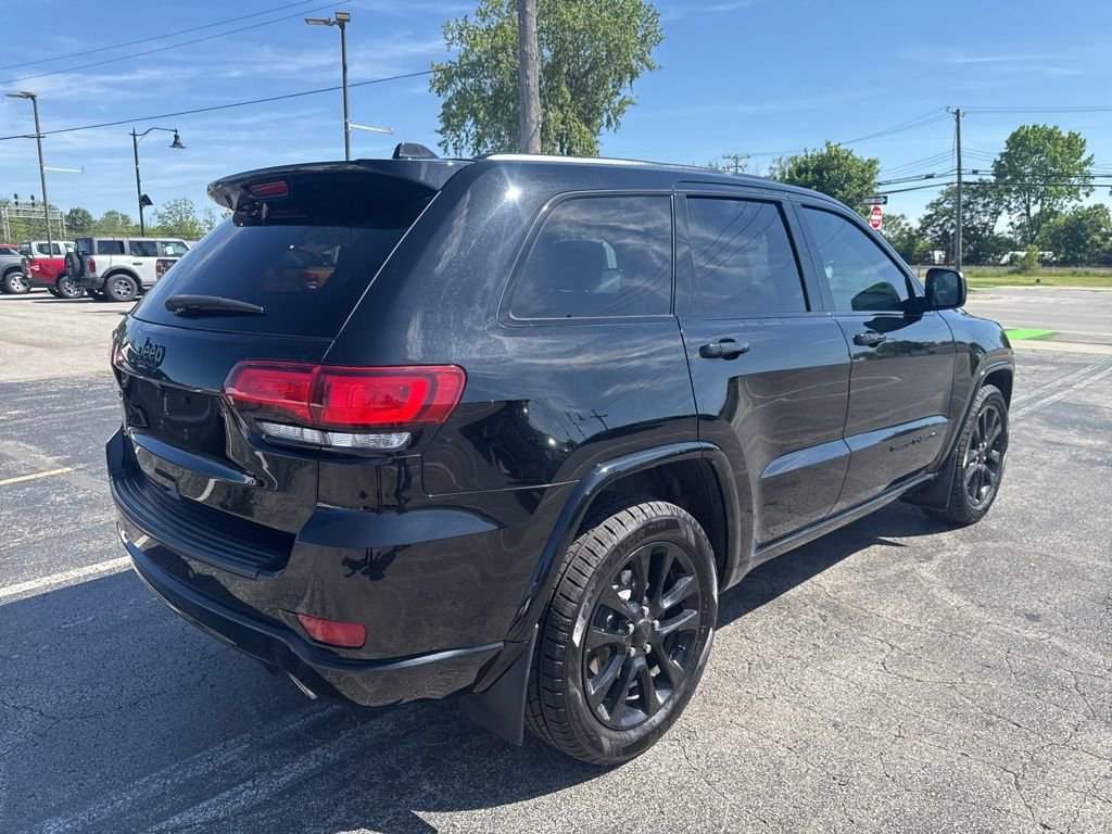 Used 2019 Jeep Grand Cherokee Altitude AWD/4WD video 3