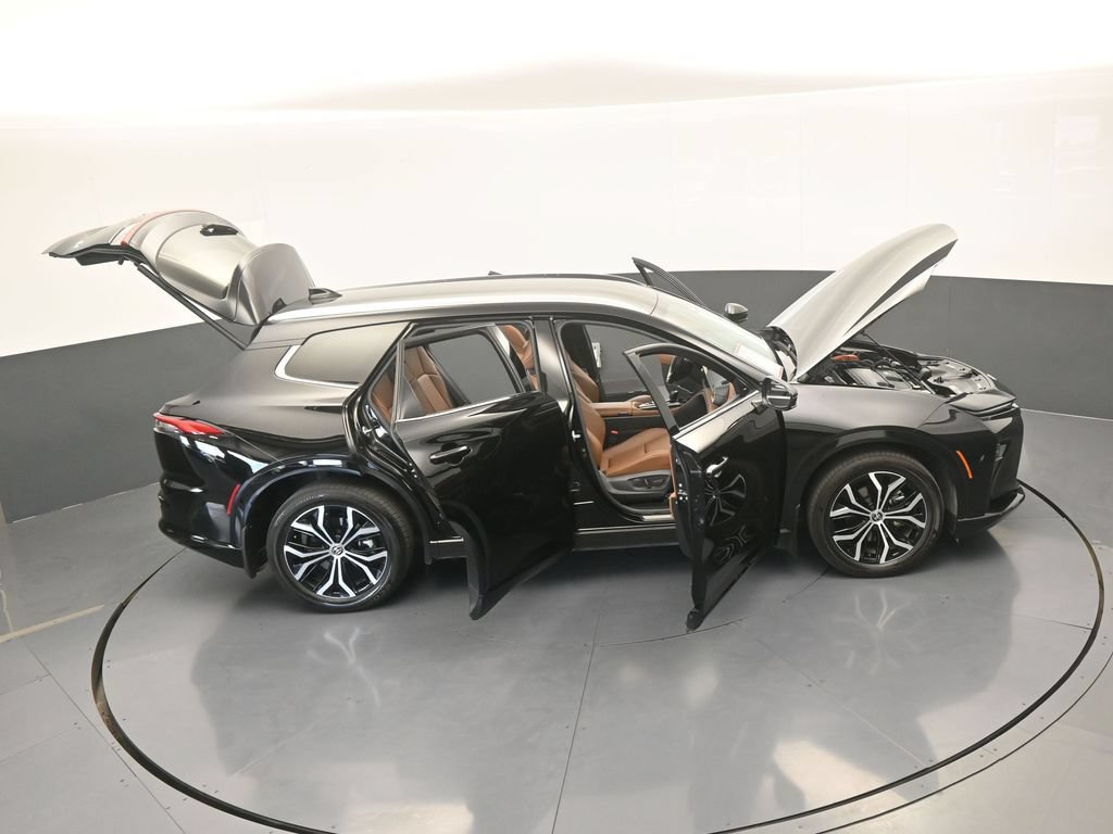 Used 2025 Toyota Crown Signia AWD/4WD image 76