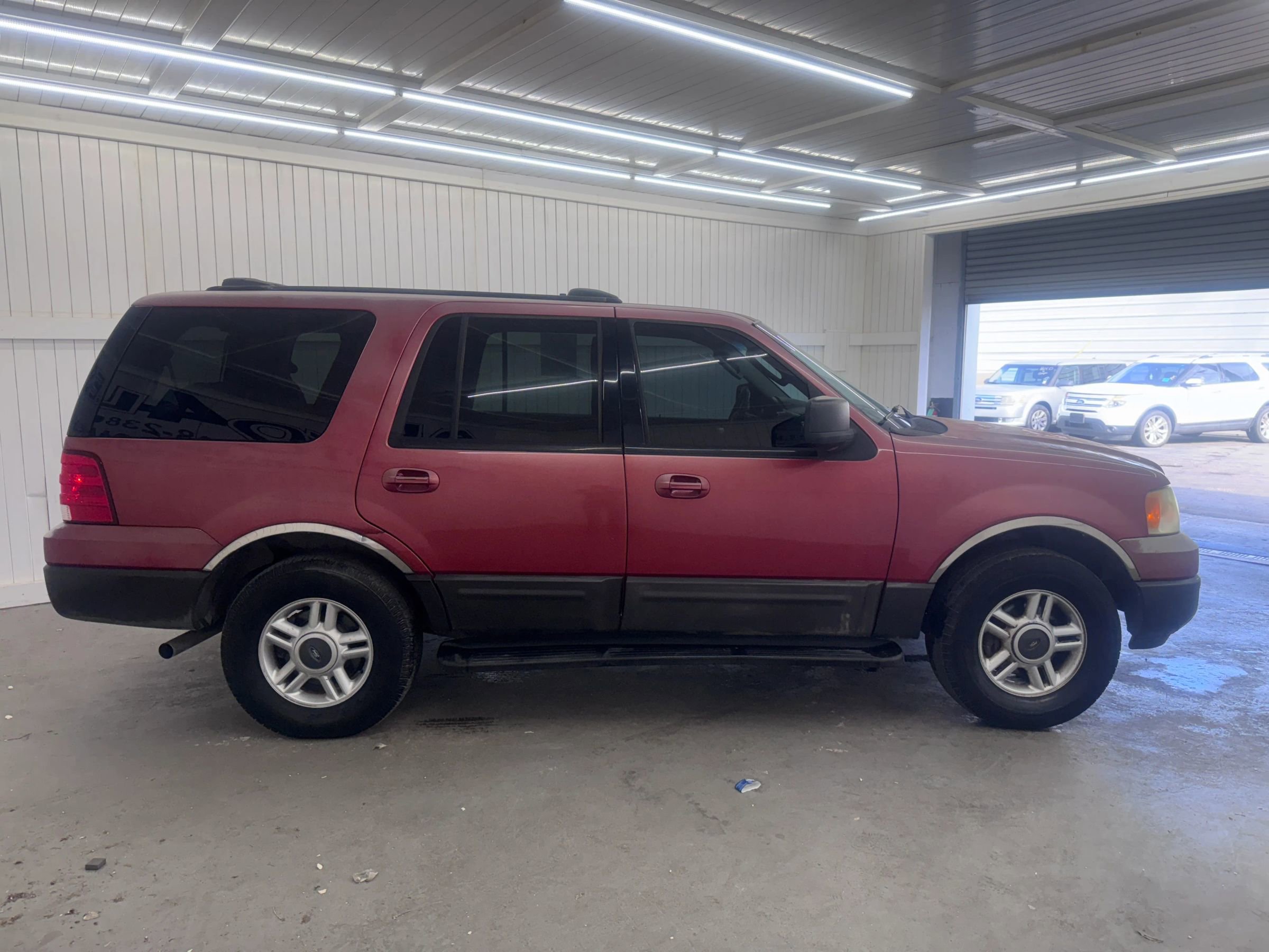 Used 2003 Ford Expedition XLT image 4