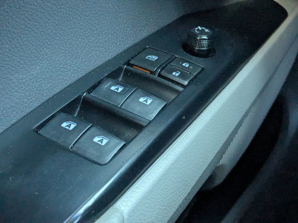 Used 2018 Toyota Camry LE image 21