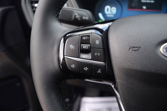 Used 2023 Ford Escape Active w/ Tech Pack #2 AWD/4WD image 6