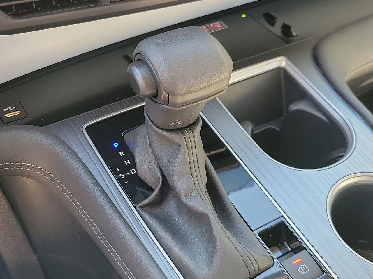 Used 2025 Toyota Sienna LE image 27