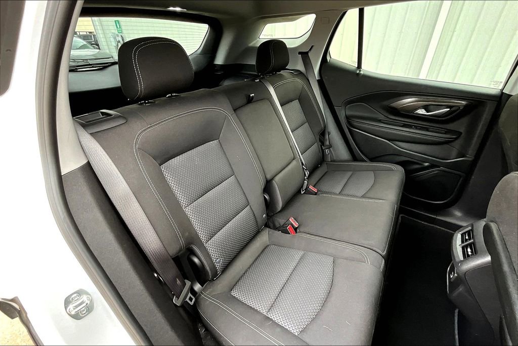 Used 2024 GMC Terrain SLE image 36