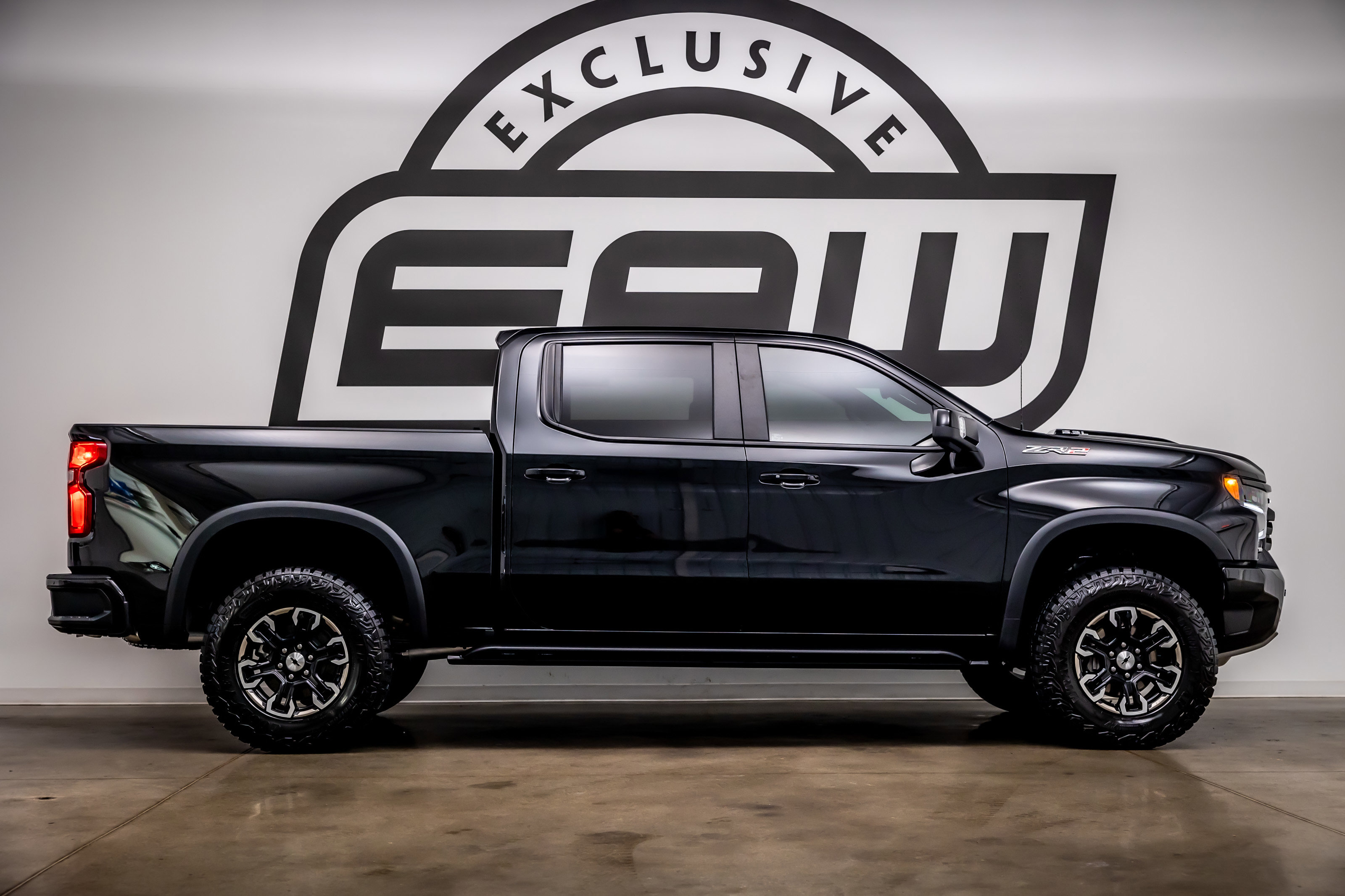 Used 2025 Chevrolet Silverado 1500 ZR2 w/ Technology Package image 8