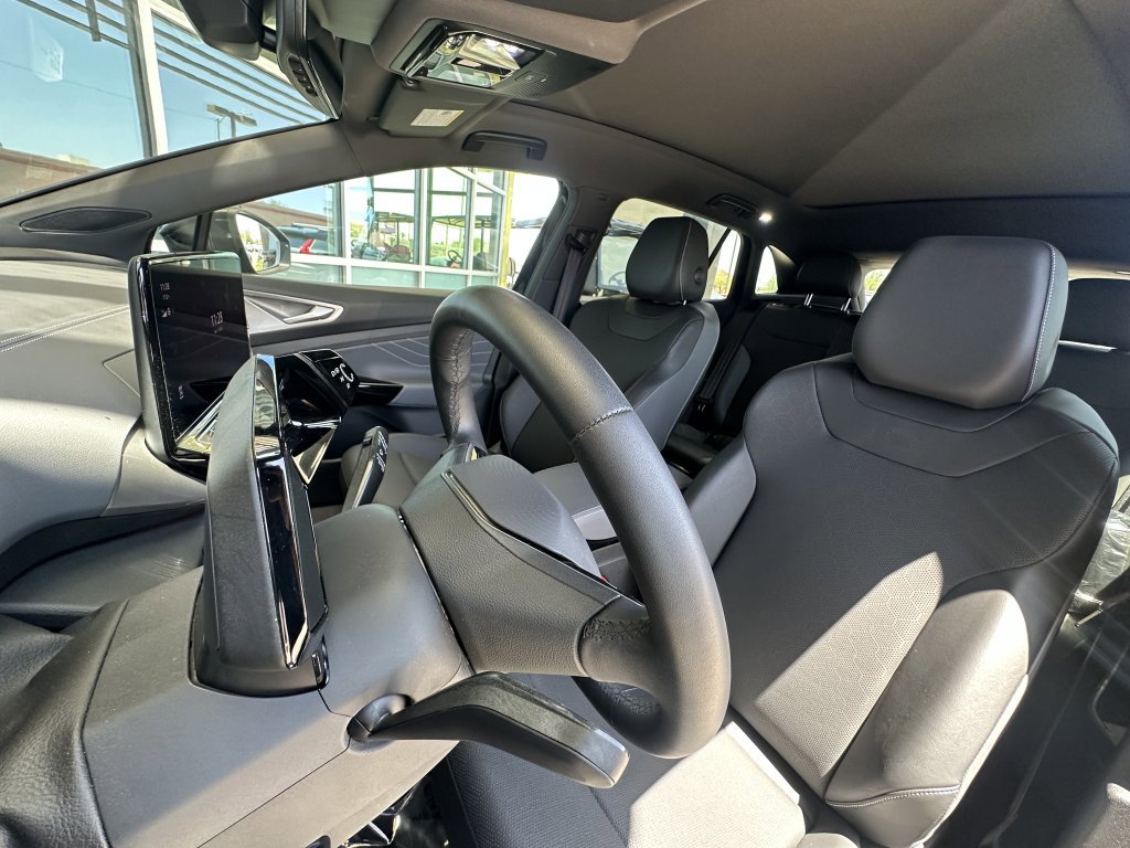 Used 2023 Volkswagen ID.4 S image 21