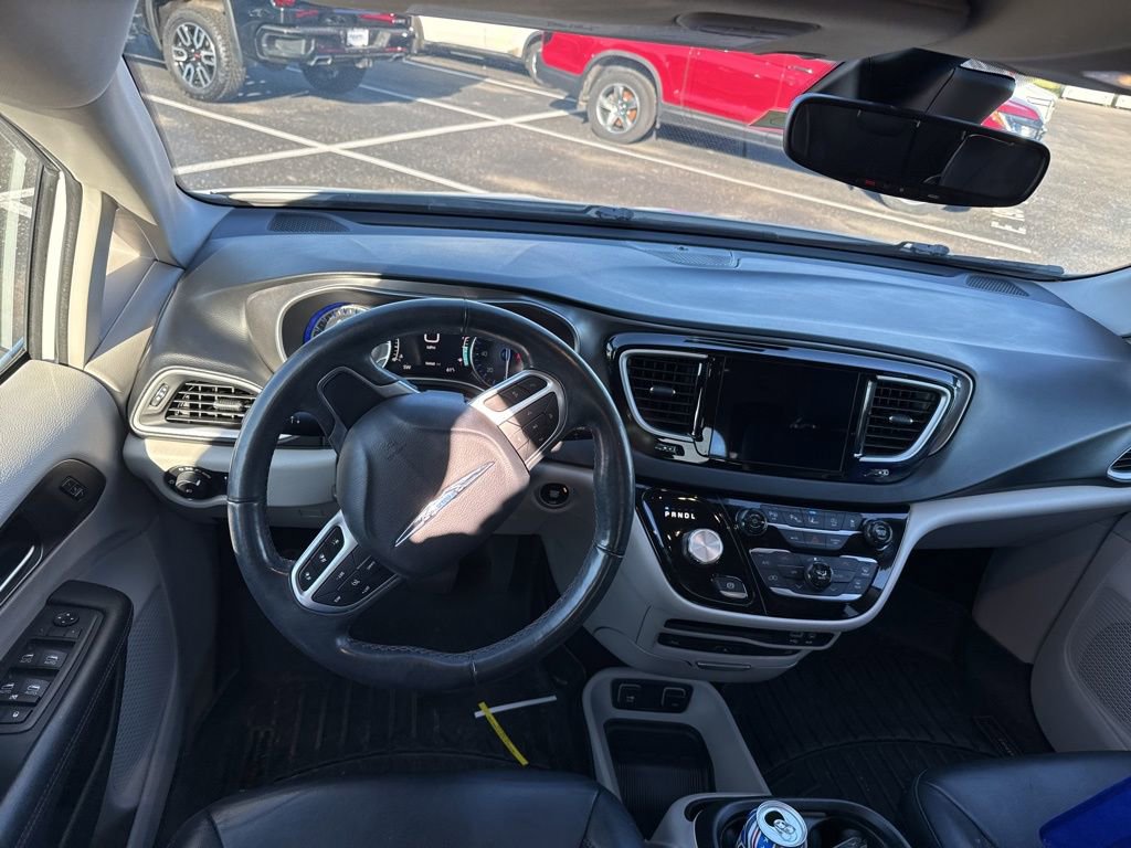 Used 2020 Chrysler Pacifica Touring-L Plus w/ Tire & Wheel Group FWD image 18