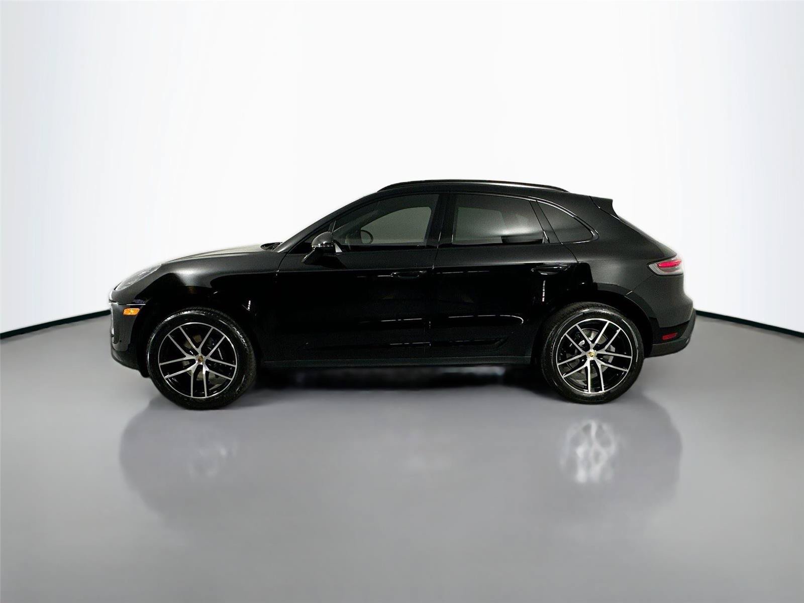 Certified 2026 Porsche Macan Turbo AWD/4WD image 2