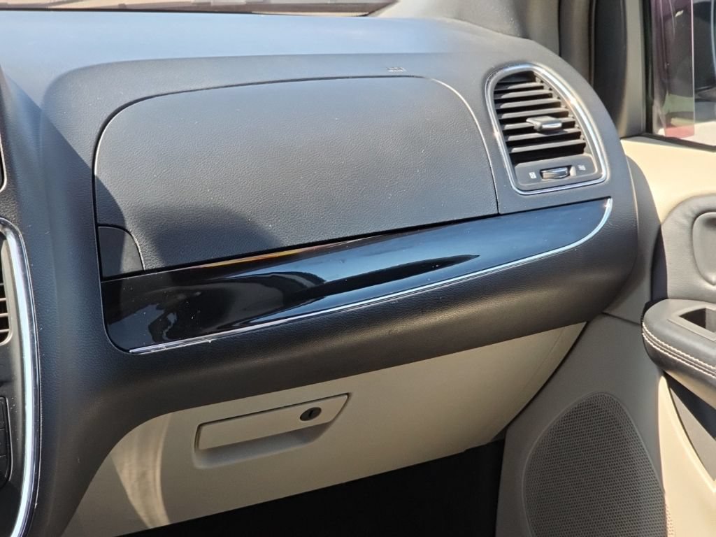 Certified 2019 Dodge Grand Caravan SXT FWD image 31