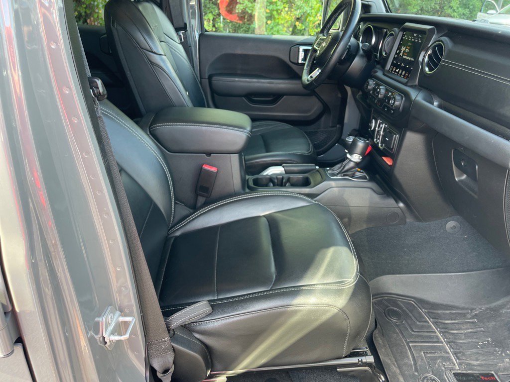 Used 2022 Jeep Wrangler Unlimited Sahara w/ Cold Weather Group image 19