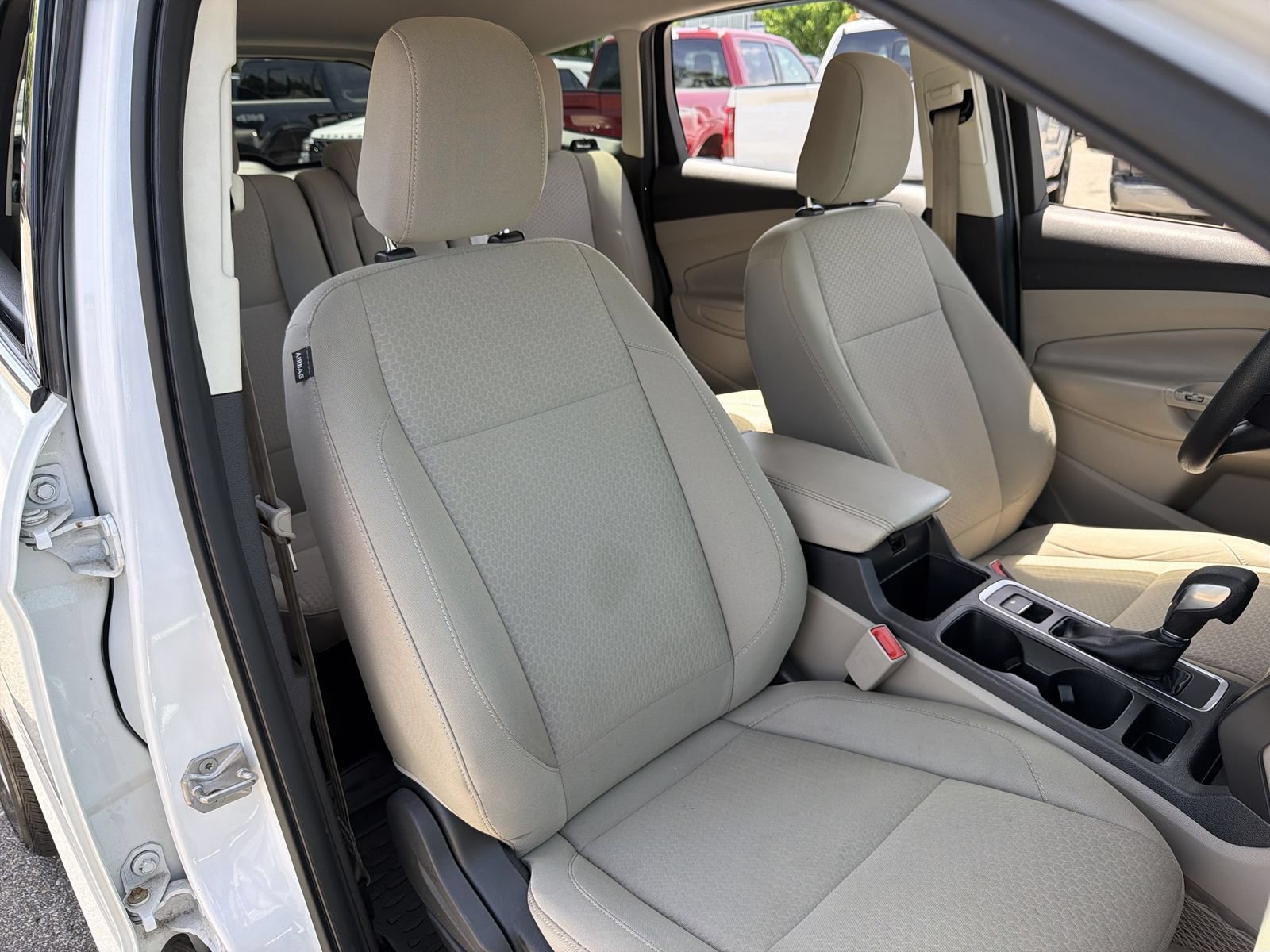 Used 2018 Ford Escape SE w/ Ford Safe & Smart Package FWD image 25