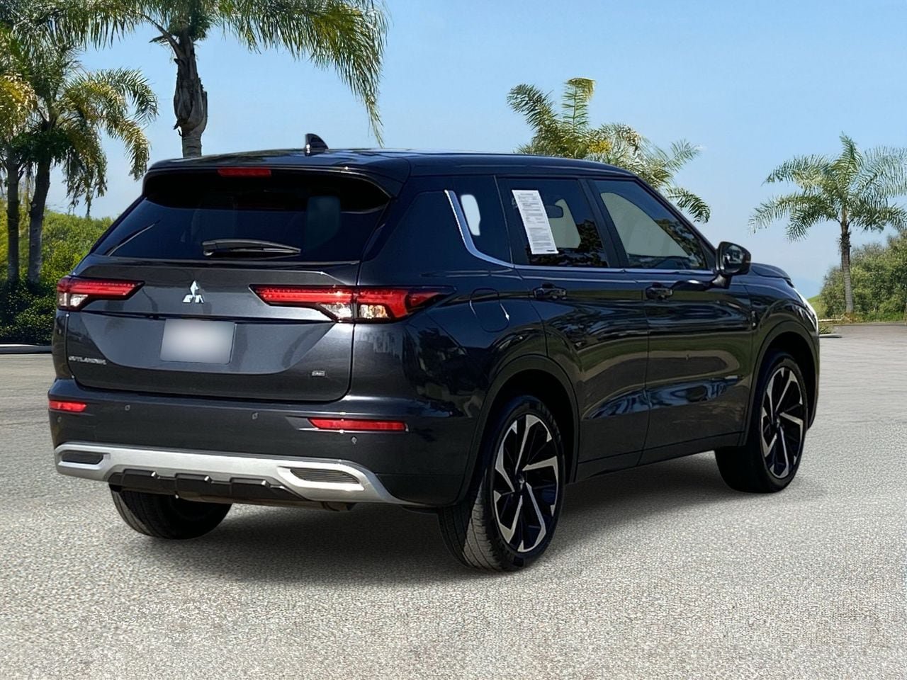 Used 2024 Mitsubishi Outlander SE FWD image 5