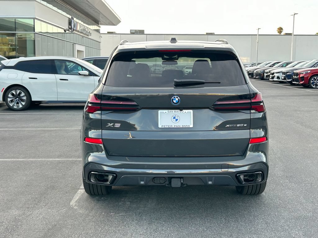 New 2026 BMW X5 xDrive50e w/ M Sport Package AWD/4WD image 4