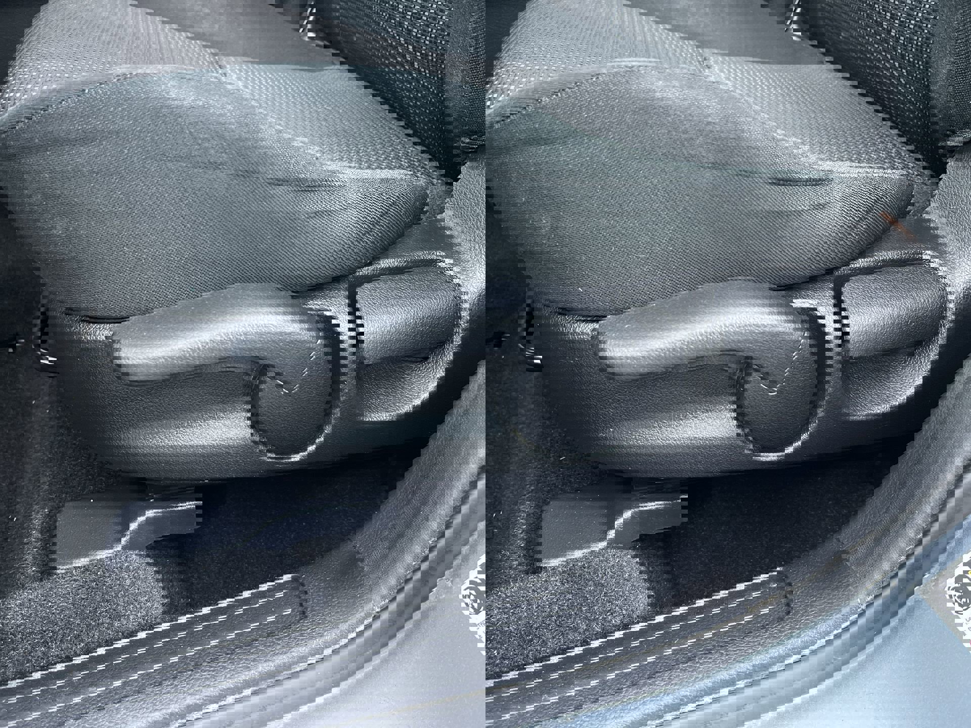 Used 2012 MAZDA MAZDA3 i Touring image 12