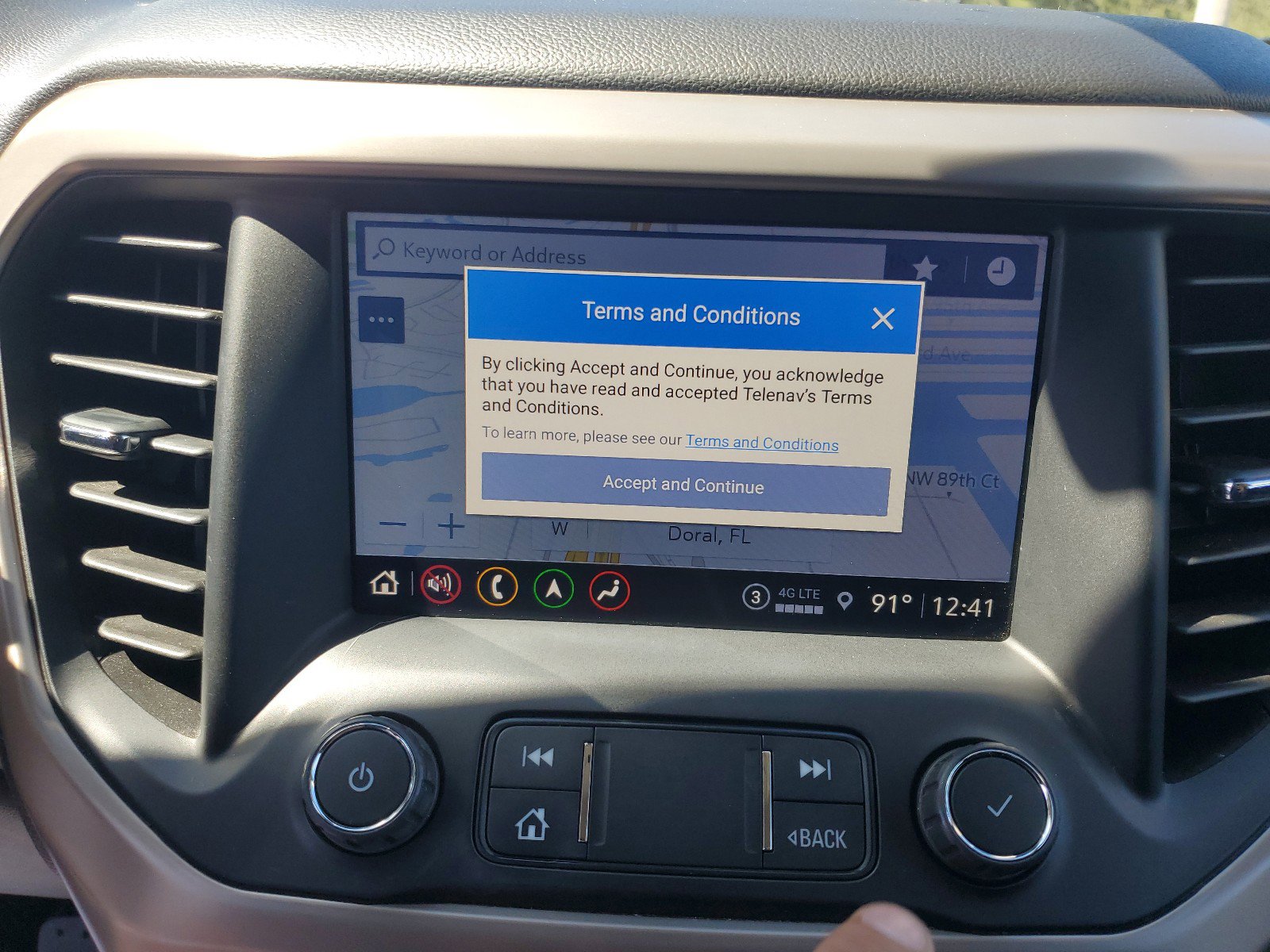 Used 2021 GMC Acadia Denali image 27