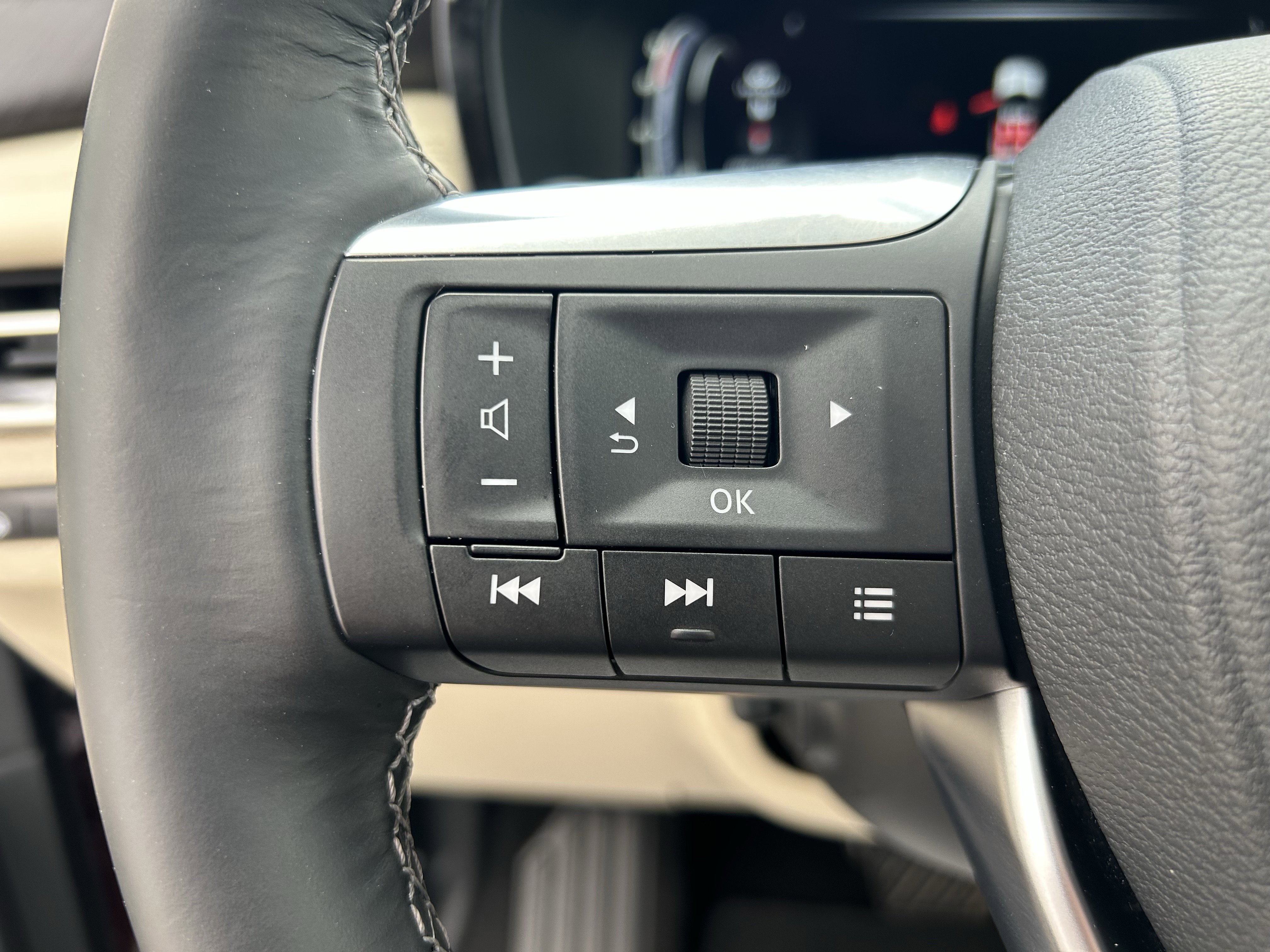Used 2025 INFINITI QX60 Sensory w/ Vision Package AWD/4WD image 27