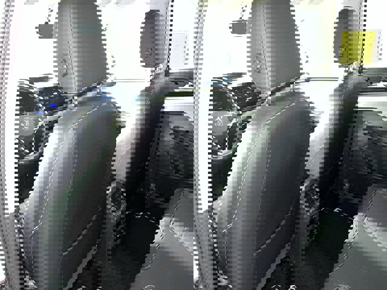 Used 2022 Volkswagen Taos SE w/ Panoramic Sunroof Package image 25