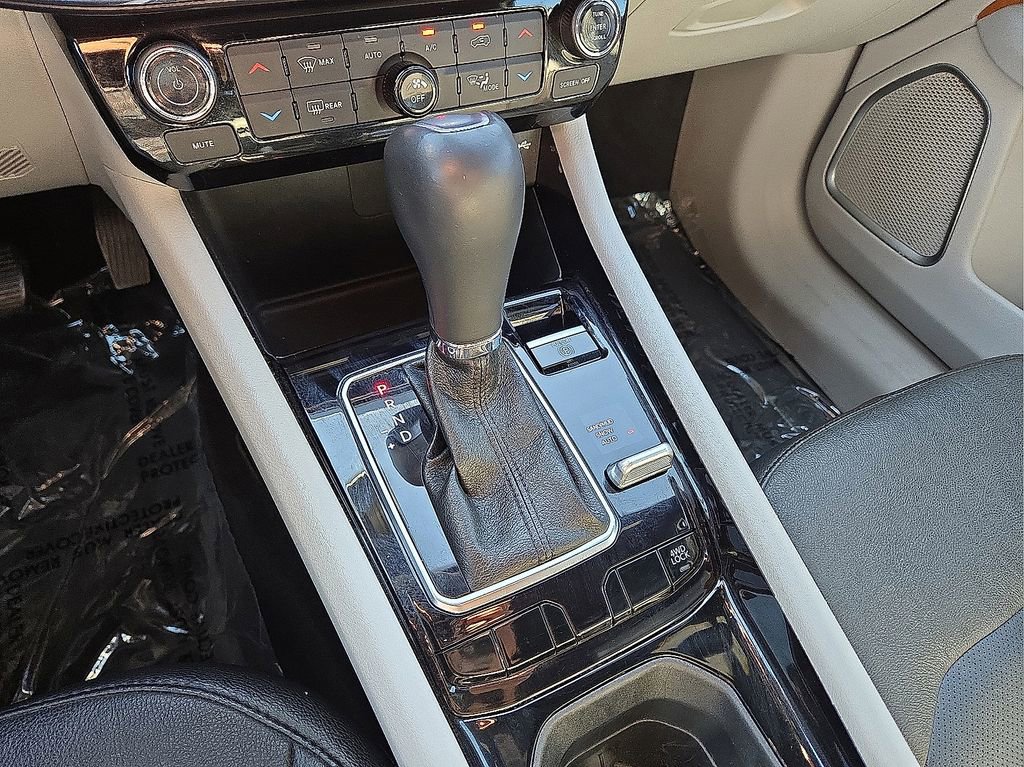 Used 2023 Jeep Compass Limited image 31