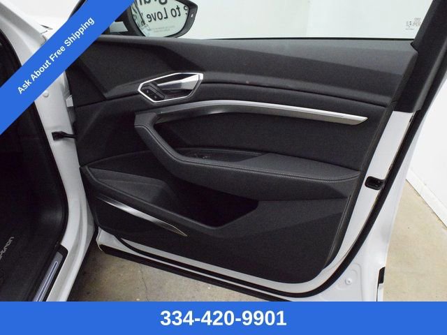 Used 2021 Audi e-tron Premium Plus w/ Premium Plus Package image 22