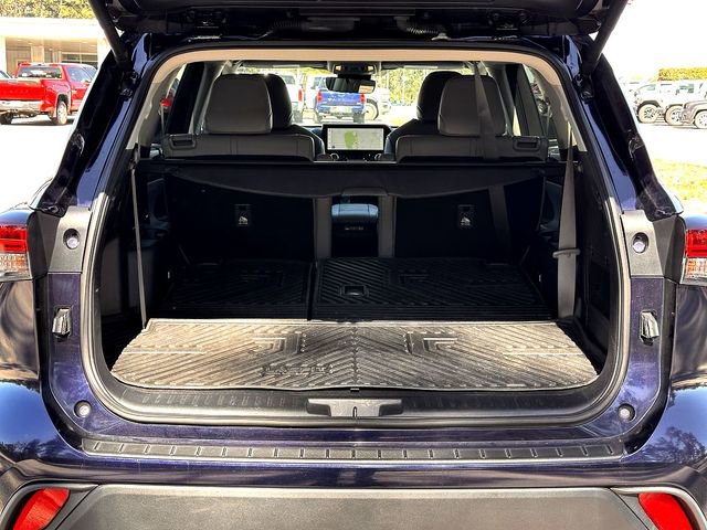 Certified 2025 Toyota Highlander XLE AWD/4WD image 33