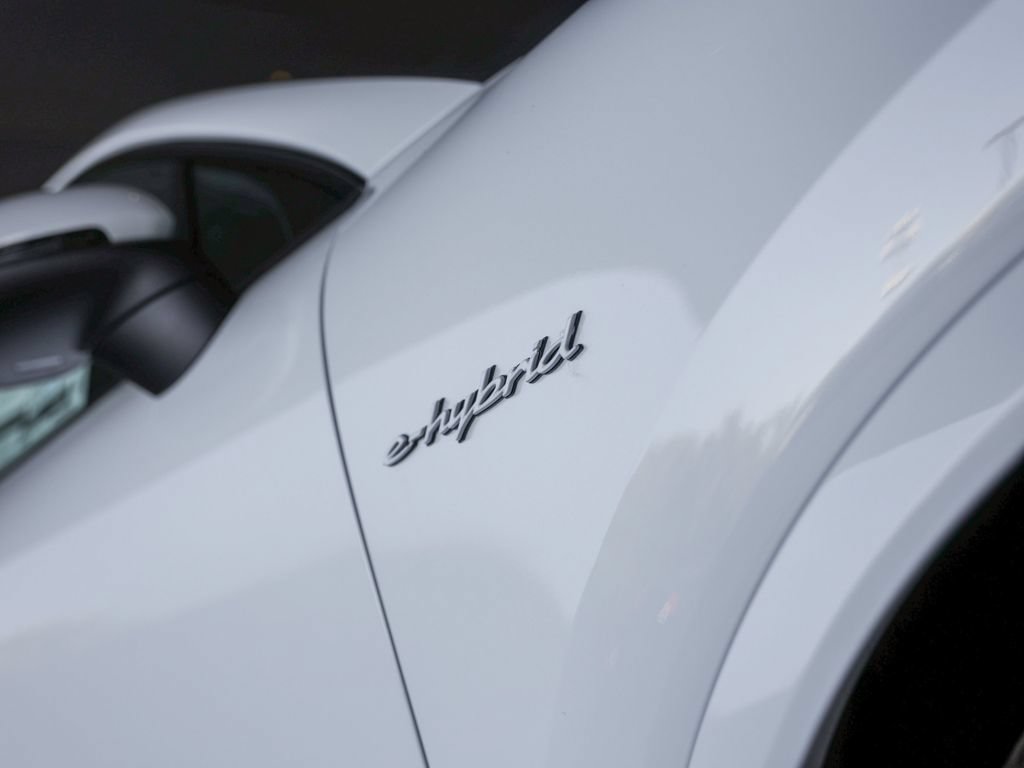 New 2026 Porsche Cayenne E-Hybrid Coupe AWD/4WD image 15