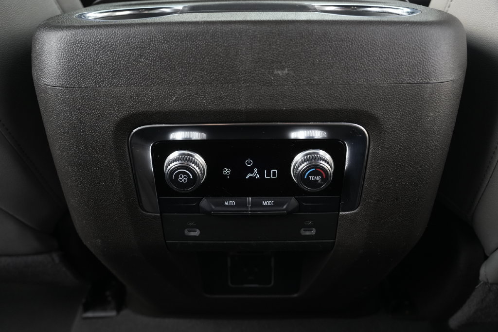 Used 2024 GMC Yukon SLT RWD image 43