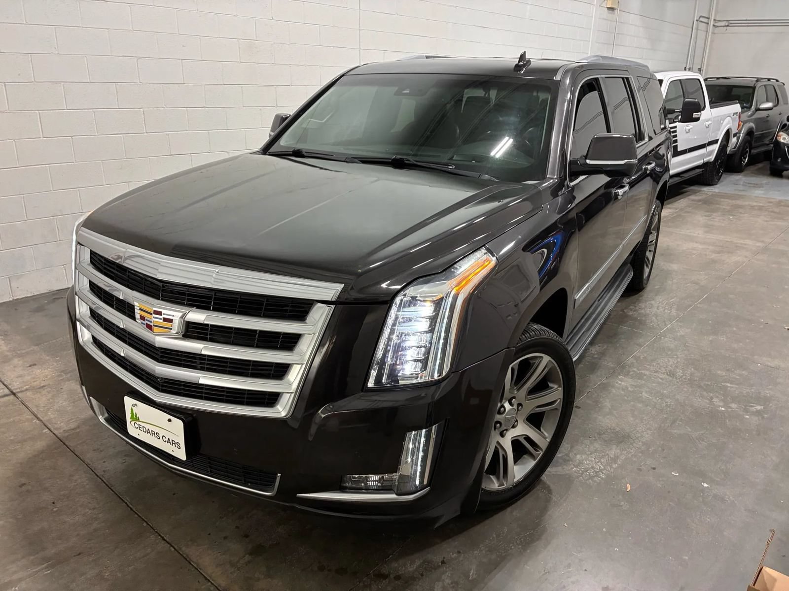 Used 2015 Cadillac Escalade ESV Luxury AWD/4WD image 4