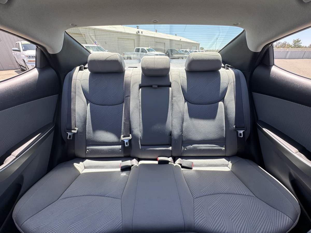 Used 2013 Hyundai Elantra GLS w/ Preferred Pkg FWD image 32
