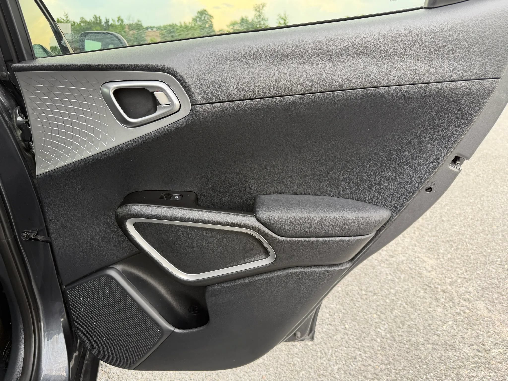 Used 2023 Kia Soul LX w/ Option Group 015 FWD image 29