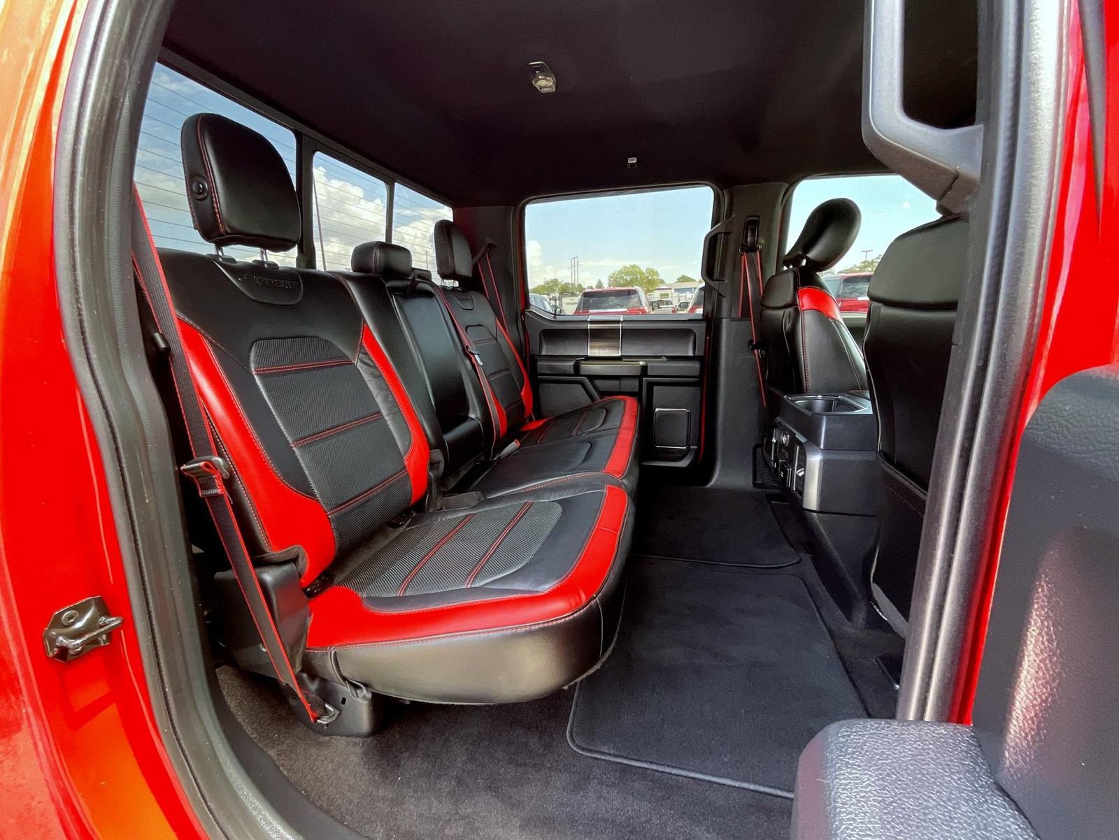 Used 2019 Ford F150 Lariat w/ Equipment Group 502A Luxury AWD/4WD image 18