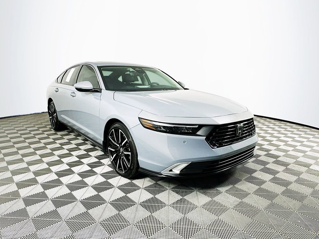 Used 2024 Honda Accord Touring image 2