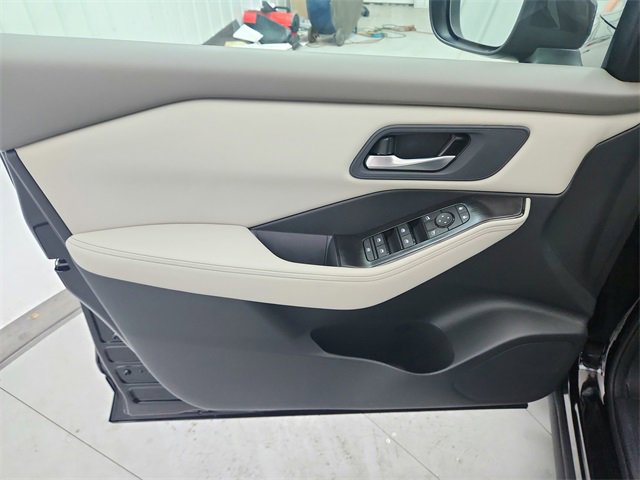 New 2025 Nissan Rogue SV image 28