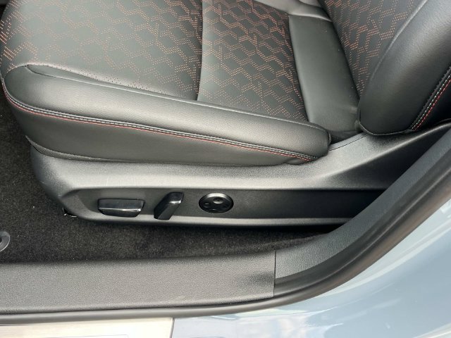 New 2026 Nissan Sentra SR w/ SR Premium Package FWD image 24