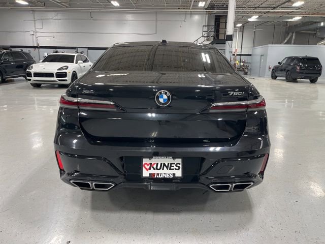 Used 2023 BMW 760i xDrive image 6