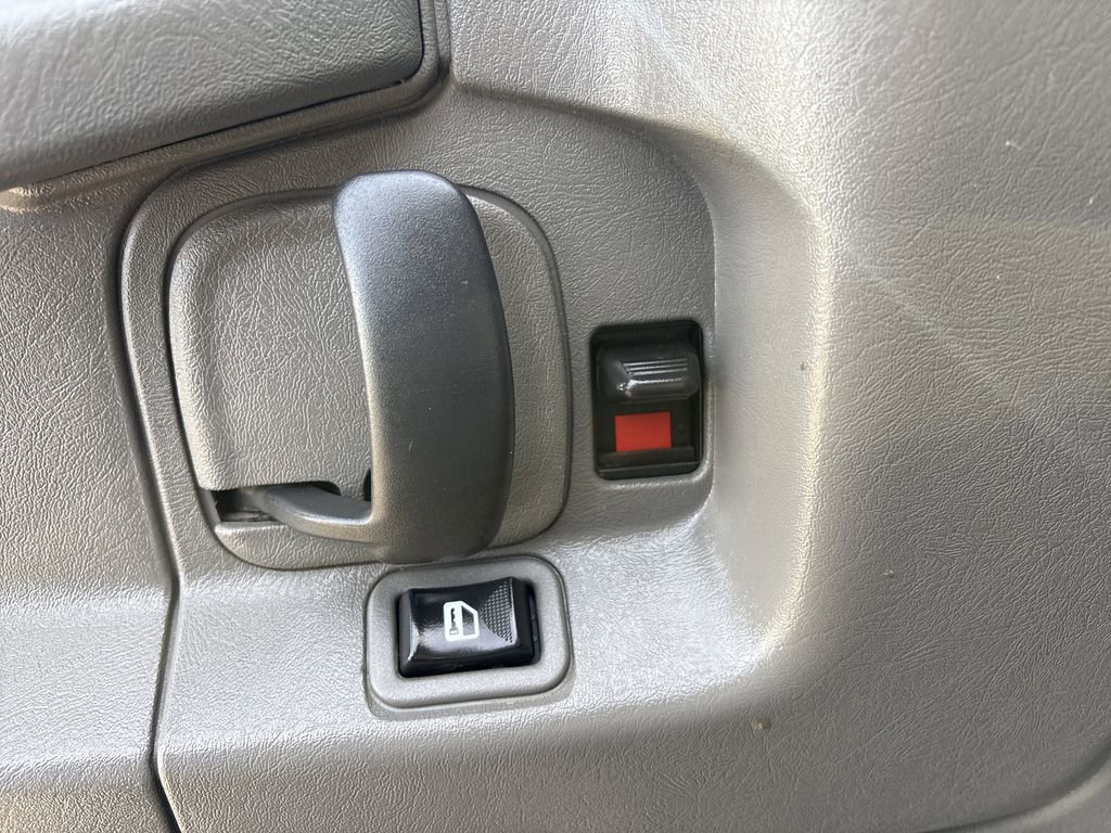 Used 2015 GMC Savana 3500 Extended image 10