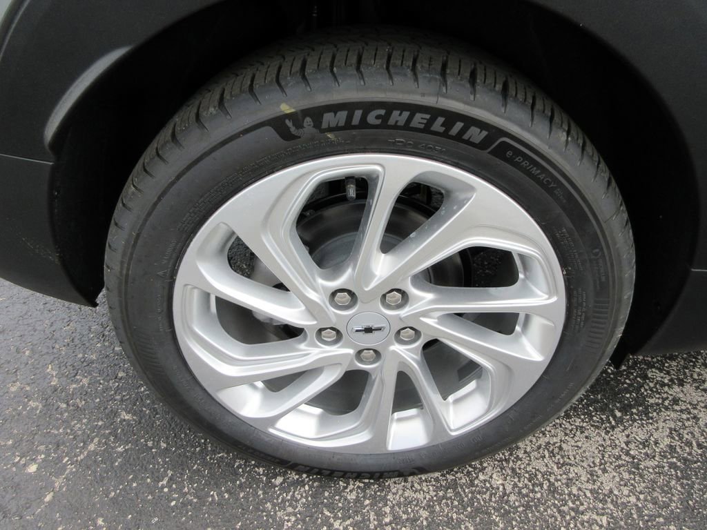 New 2027 Chevrolet Bolt LT FWD image 9