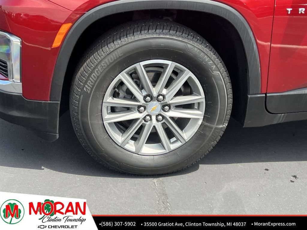 Certified 2023 Chevrolet Traverse LT FWD image 11