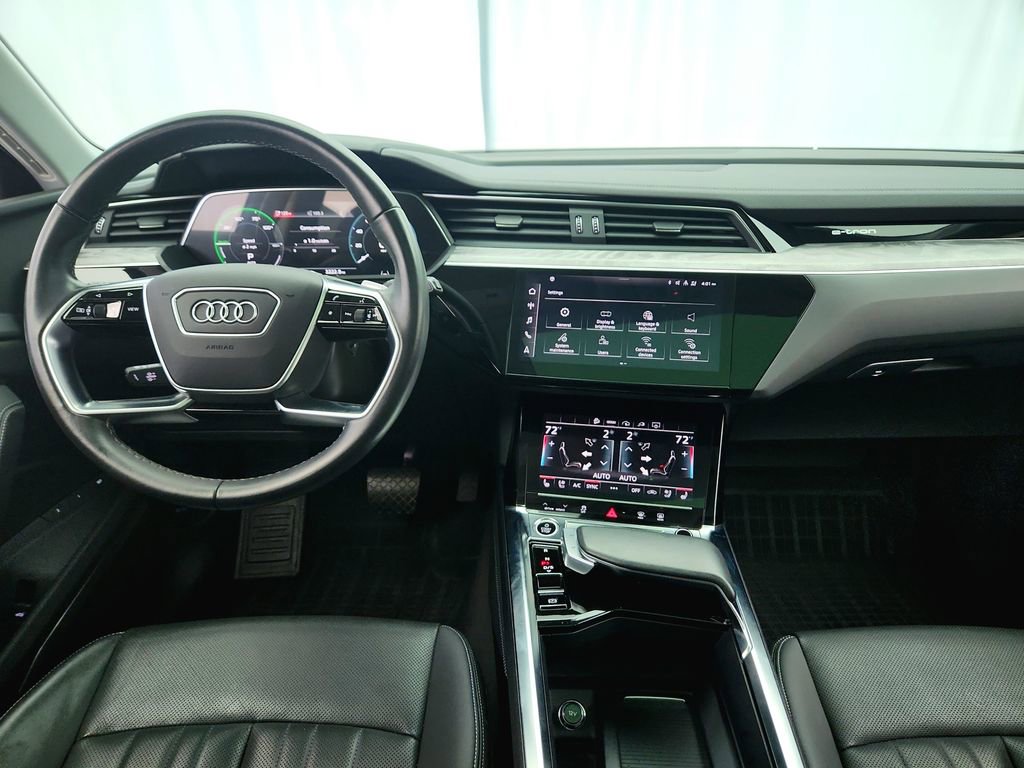 Used 2022 Audi e-tron Premium Plus image 15