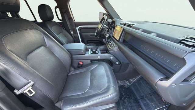 Used 2024 Land Rover Defender 130 X-Dynamic SE AWD/4WD image 23