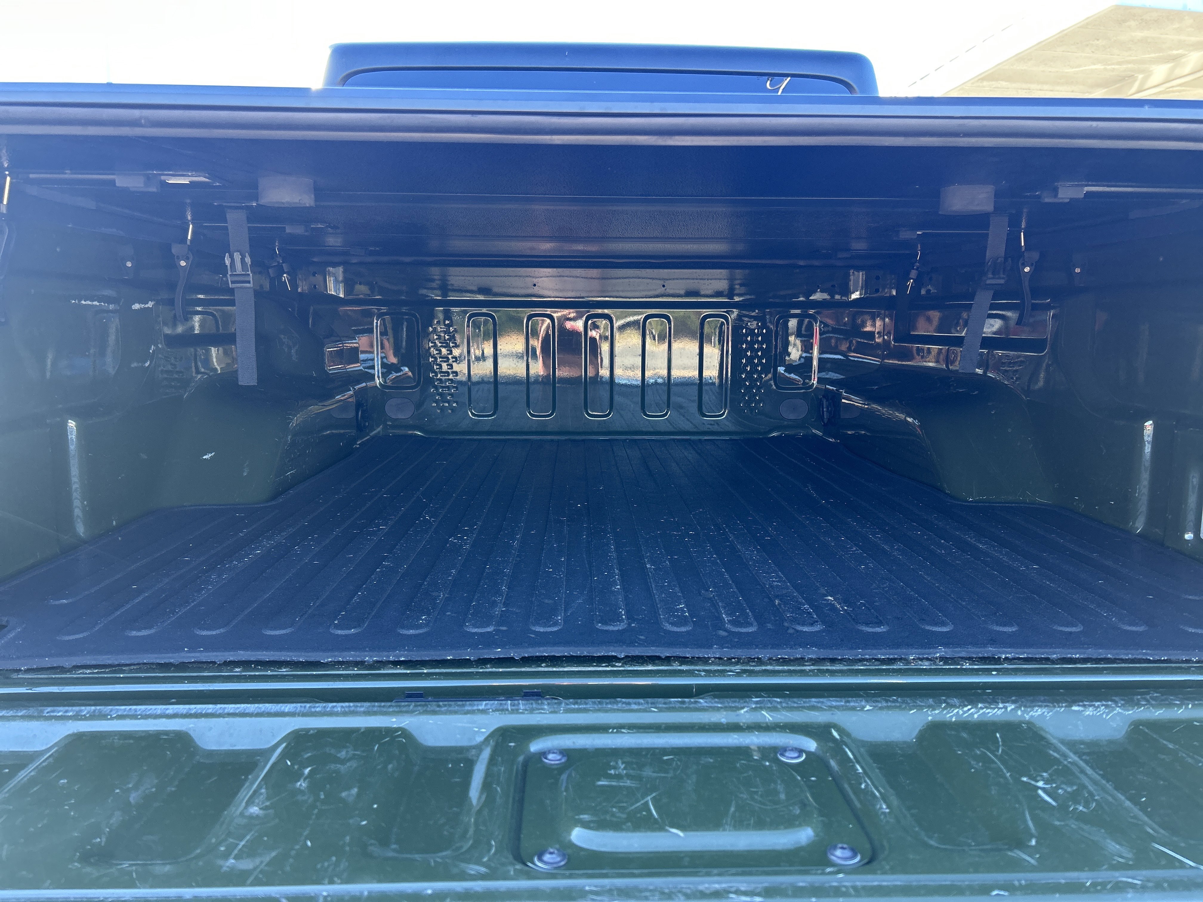 Used 2022 Jeep Gladiator Sport image 17