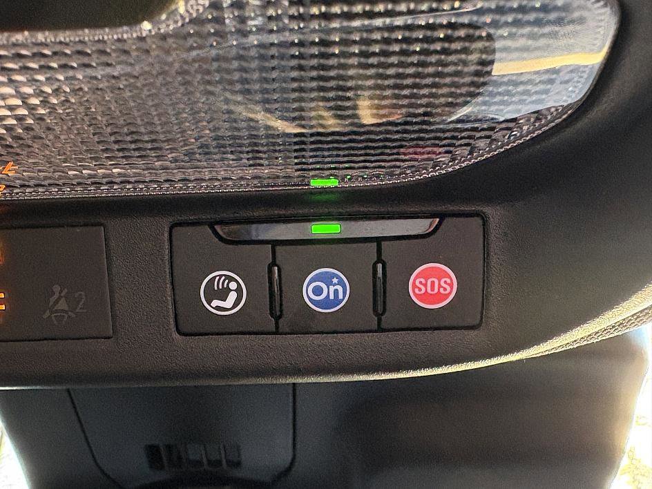 Certified 2024 Chevrolet Trax RS w/ Sunroof Package image 26