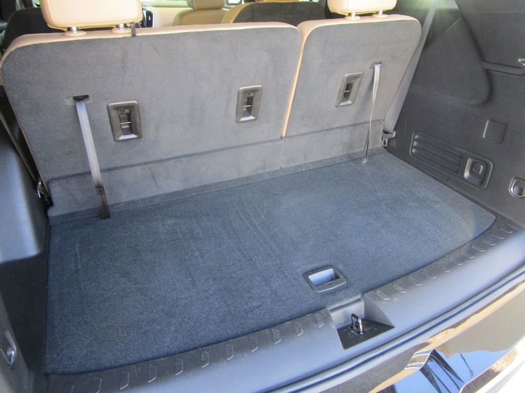 Used 2023 Chevrolet Traverse Premier image 16