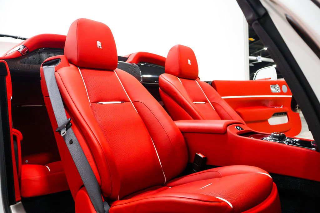Used 2019 Rolls-Royce Dawn RWD image 50