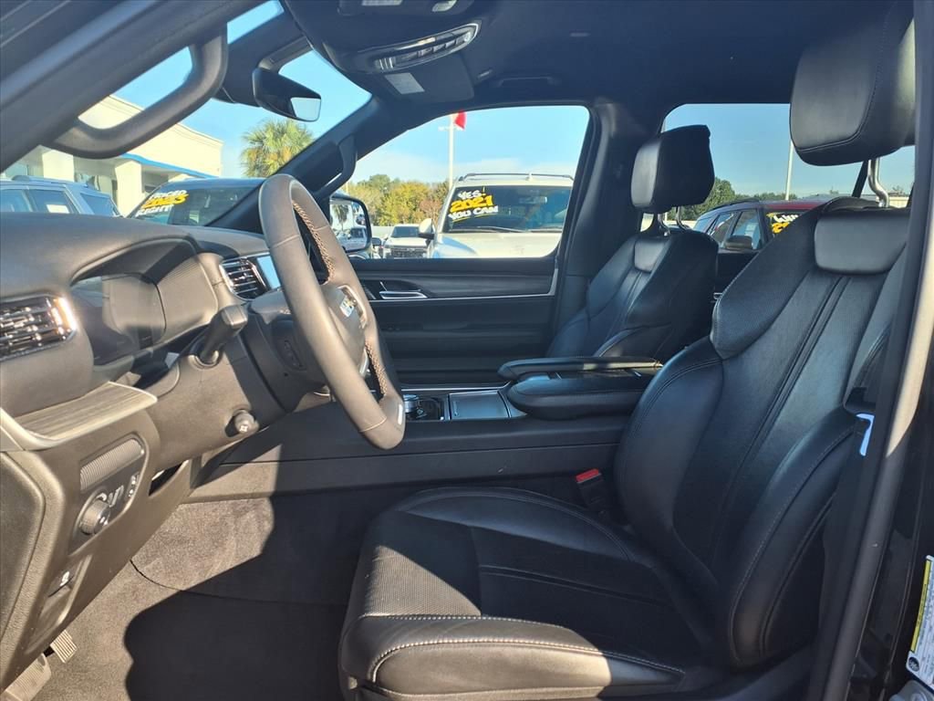 Used 2023 Jeep Wagoneer L Series II image 17