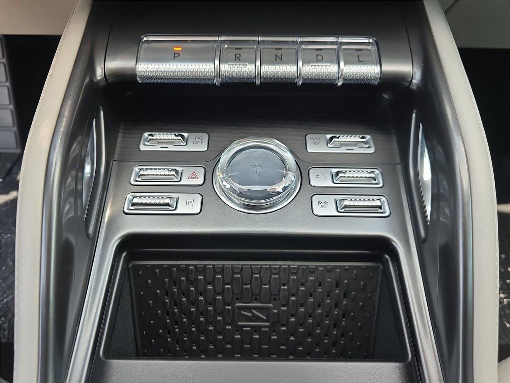 New 2026 Lincoln Nautilus Reserve AWD/4WD image 17
