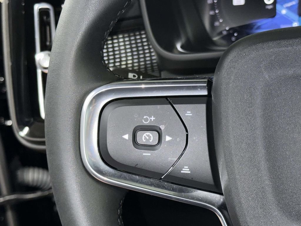 Used 2023 Volvo XC40 B5 Plus w/ Climate Package AWD/4WD image 31